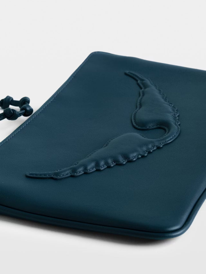 Sobre angel Pouch Petróleo
